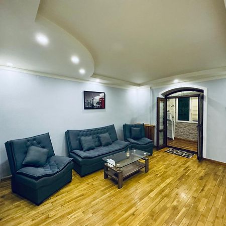 Classic Family Apart In The Center With 4 Rooms Tashkent Esterno foto