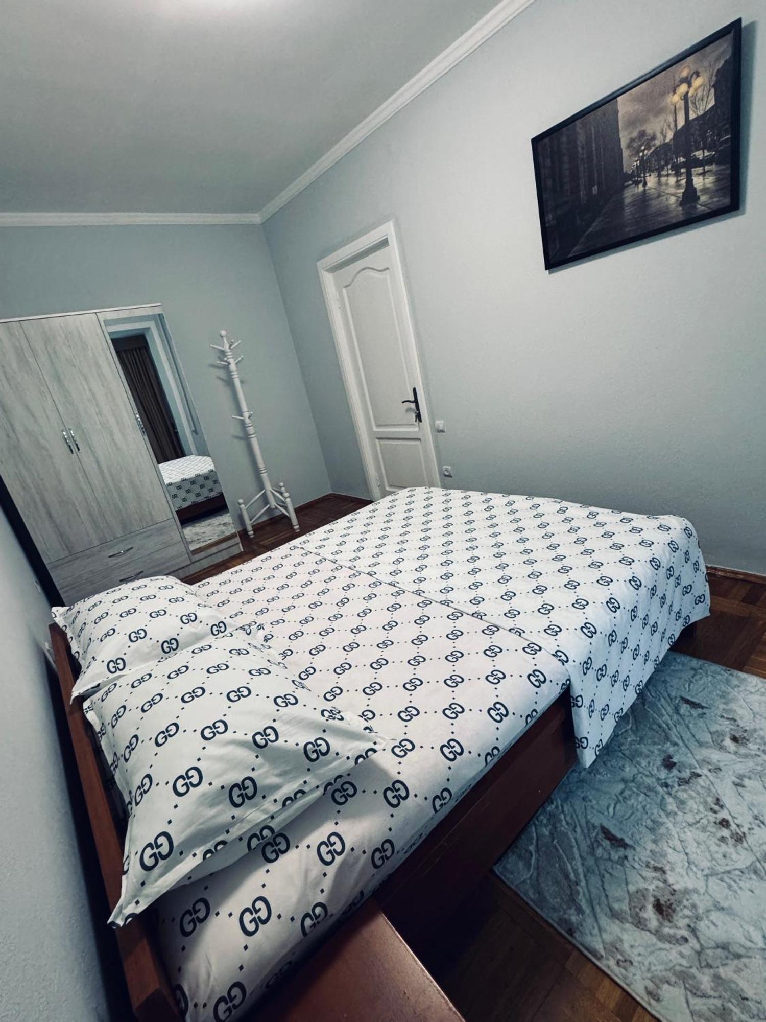 Classic Family Apart In The Center With 4 Rooms Tashkent Esterno foto